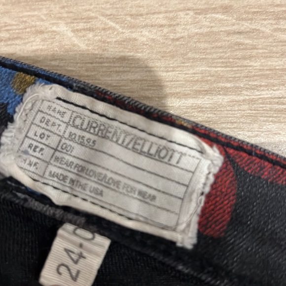 Current Elliott size 24 Stiletto jeans in Black Wildflower, cropped - Picture 5 of 9